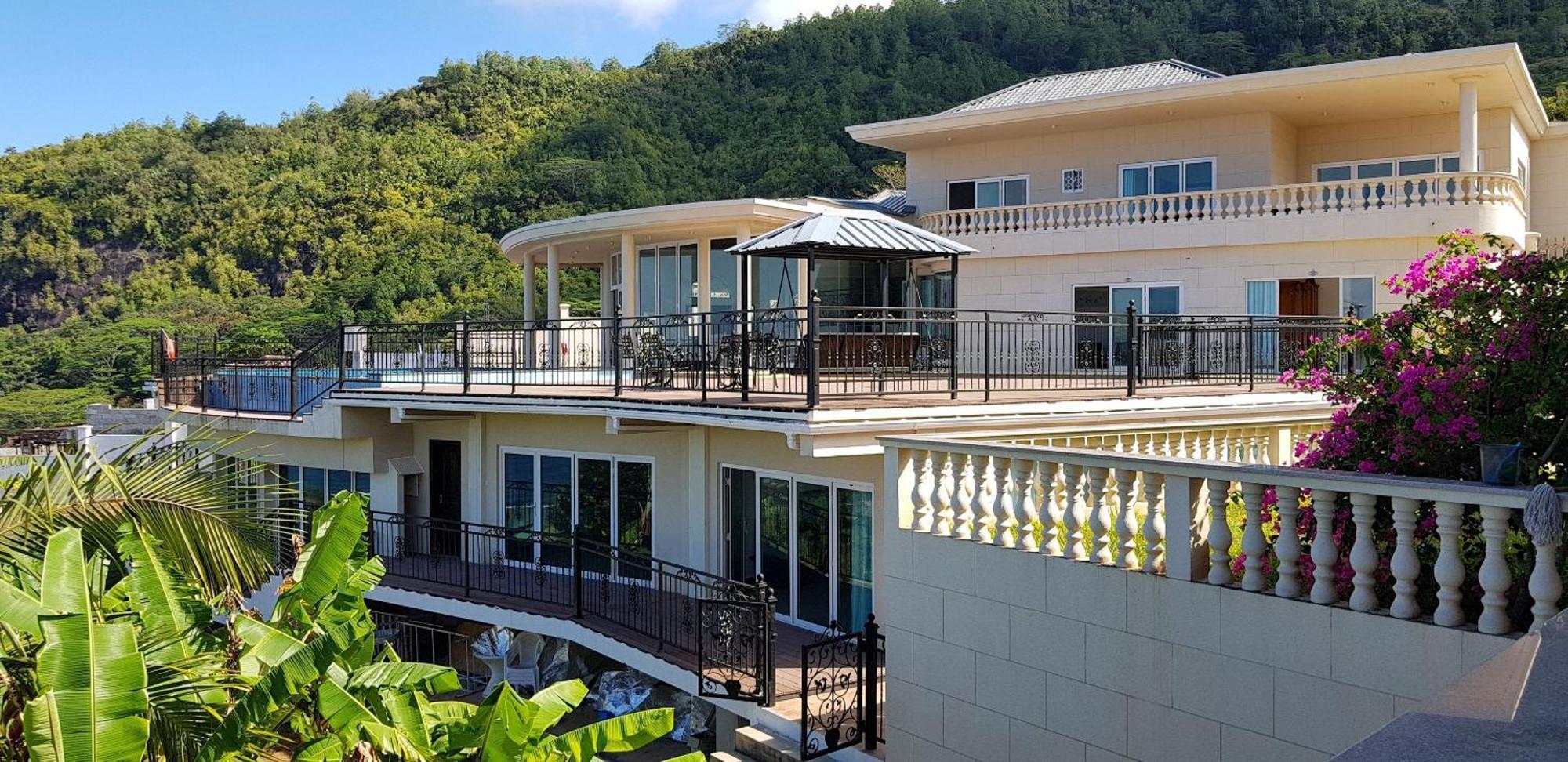 Amanda Villa - Best Value Mountain Top Inn Au Cap Kültér fotó