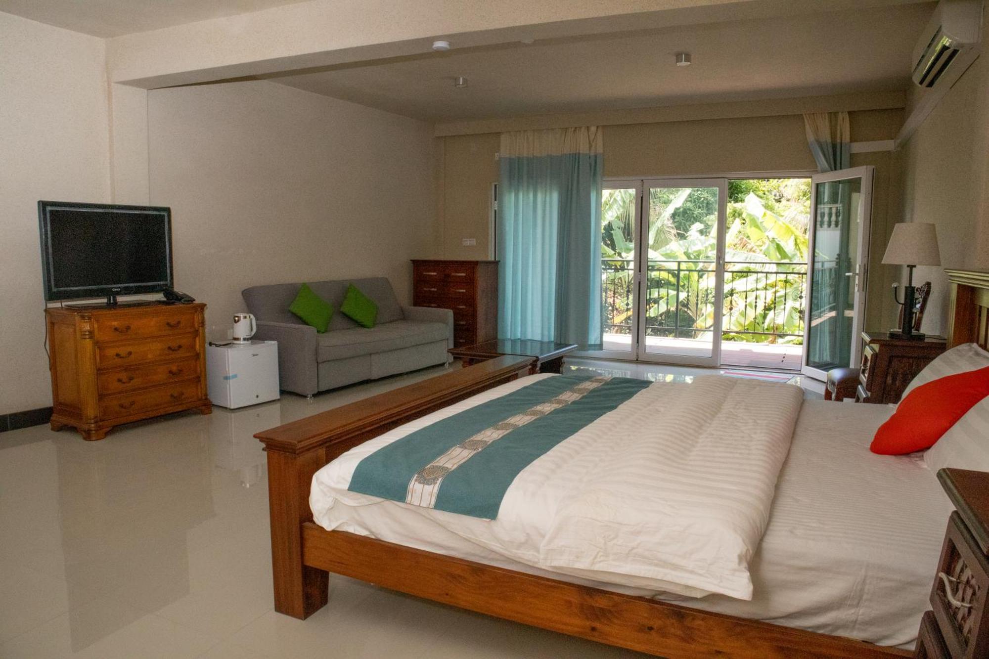 Amanda Villa - Best Value Mountain Top Inn Au Cap Kültér fotó