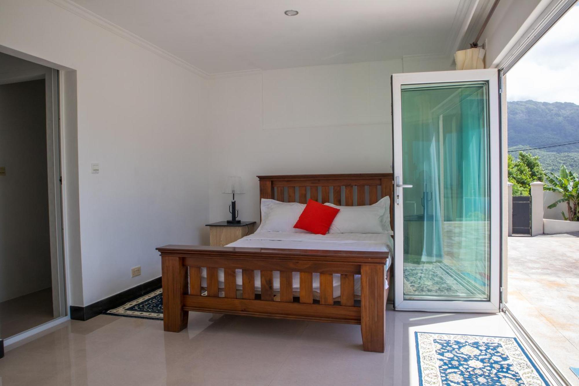 Amanda Villa - Best Value Mountain Top Inn Au Cap Kültér fotó