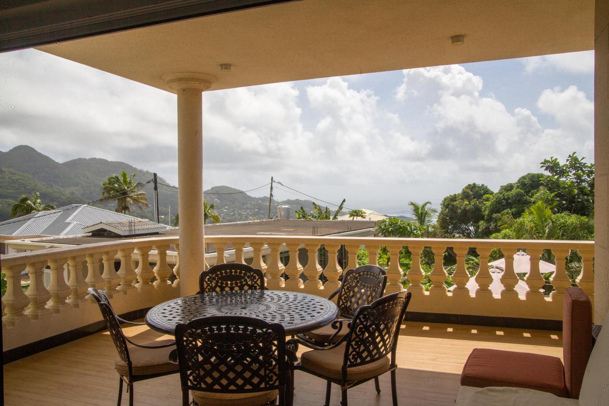 Amanda Villa - Best Value Mountain Top Inn Au Cap Kültér fotó