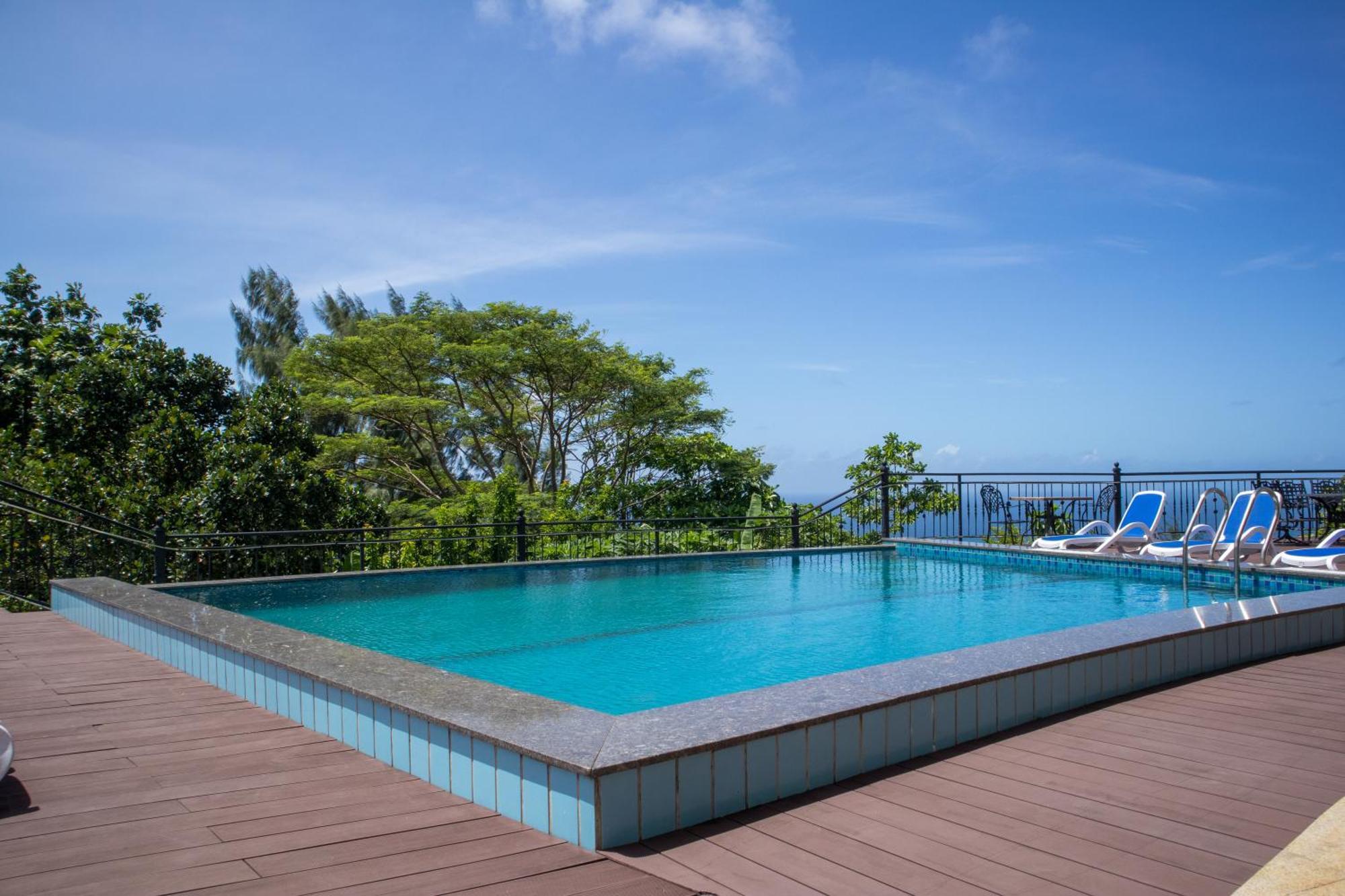 Amanda Villa - Best Value Mountain Top Inn Au Cap Kültér fotó