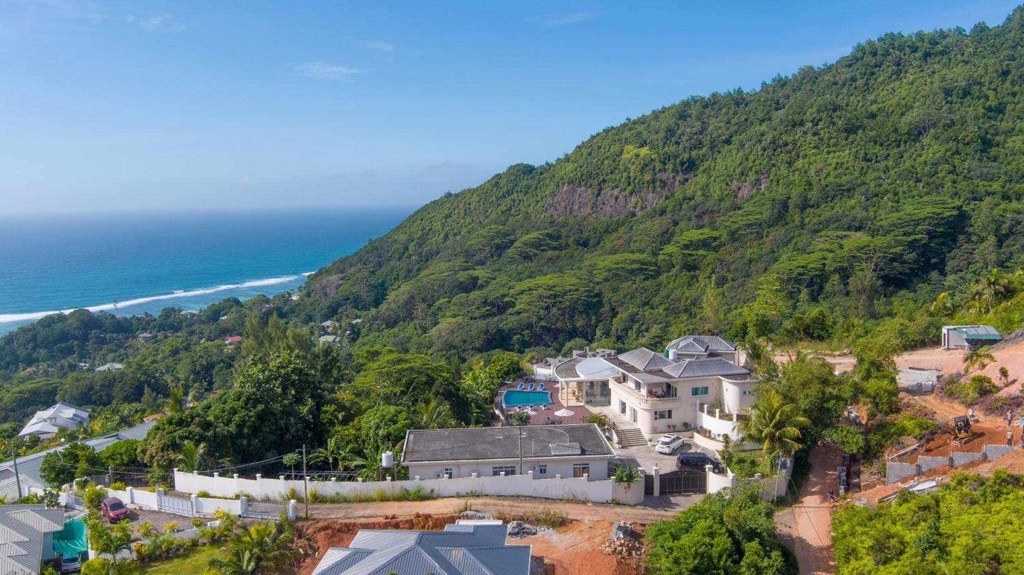 Amanda Villa - Best Value Mountain Top Inn Au Cap Kültér fotó